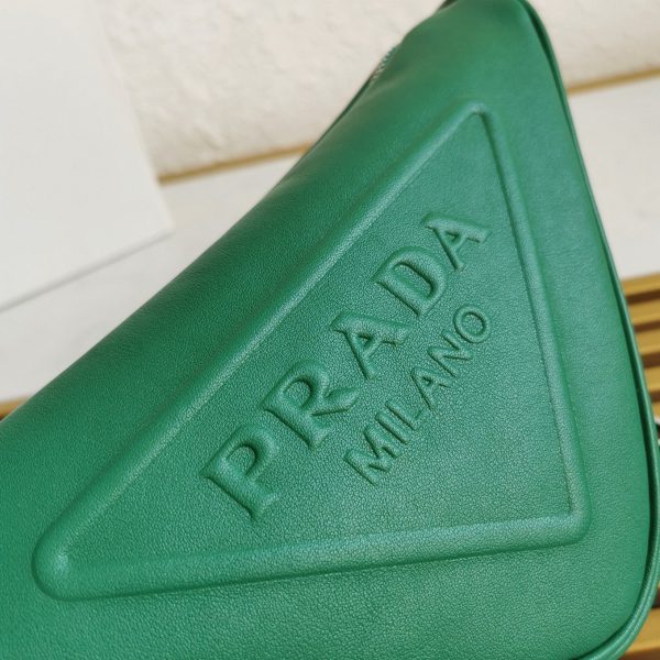 Contrefaçon sac bandoulière Prada Triangle en vert – Image 4