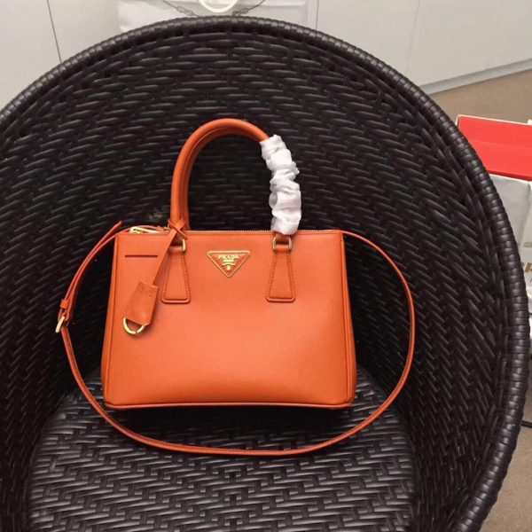 Contrefaçon du sac Prada Galleria moyen format en orange – Image 8