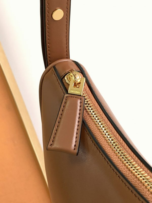 Réplique du sac Prada Arqué format épaule en marron – Image 3