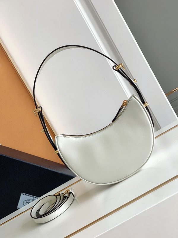 Fausse version du sac Prada Arqué mini format en blanc – Image 10