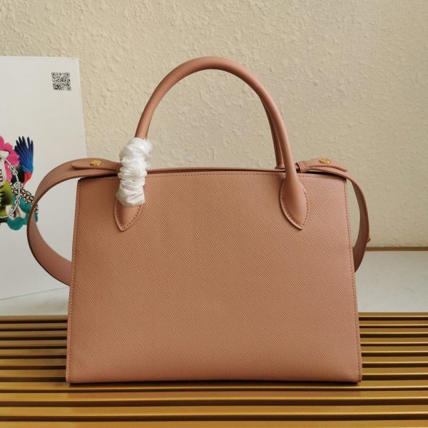 Meilleure réplique sac Prada Monochrome moyen modèle en nude – Image 9