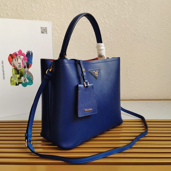 Faux grand panier Prada en bleu – Image 7