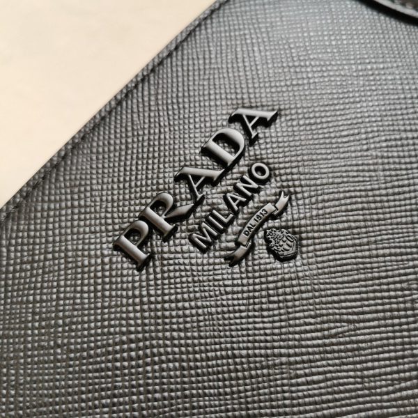 Contrefaçon sac Prada Monochrome moyen modèle en noir – Image 7