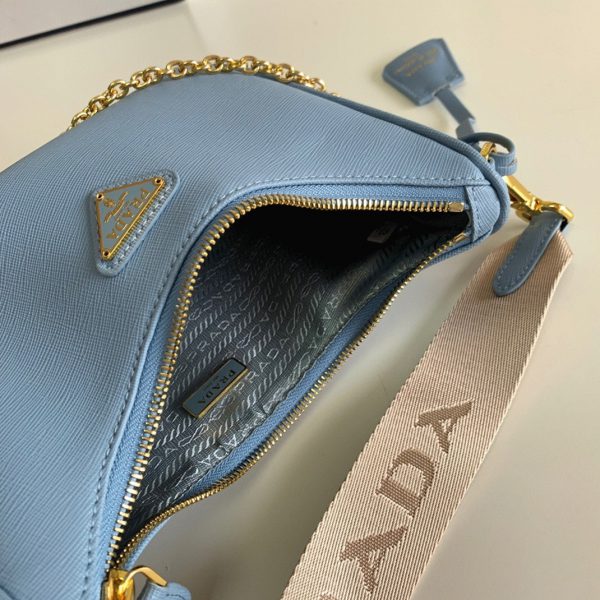 Faux sac bandoulière Prada Re-Edition en bleu – Image 5