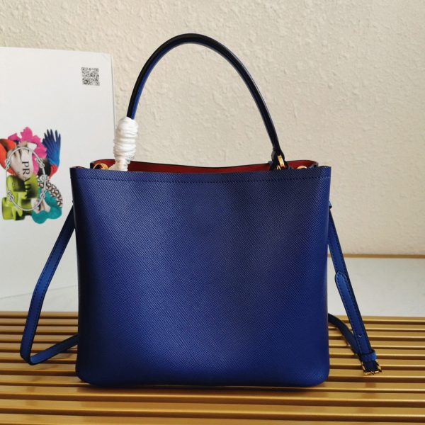 Faux grand panier Prada en bleu – Image 3