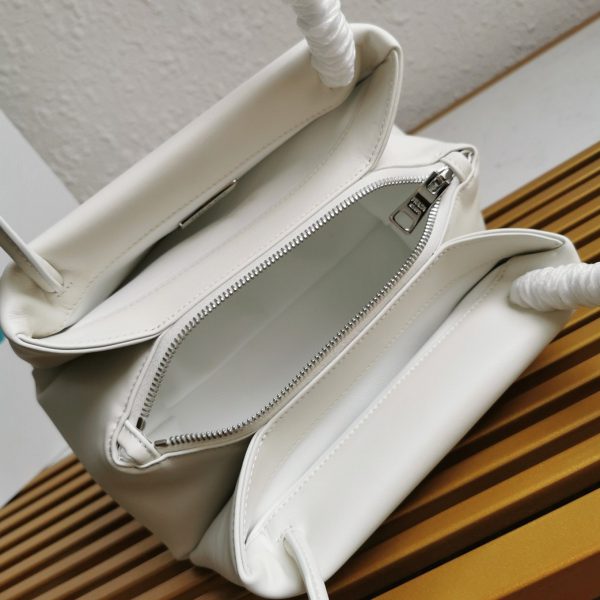 Contrefaçon sac bandoulière Prada Supernova petit modèle en blanc – Image 9