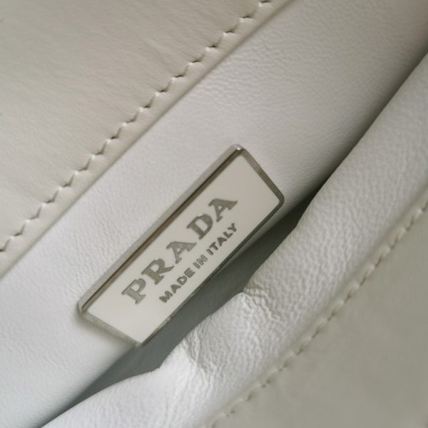 Contrefaçon sac bandoulière Prada Supernova petit modèle en blanc – Image 8