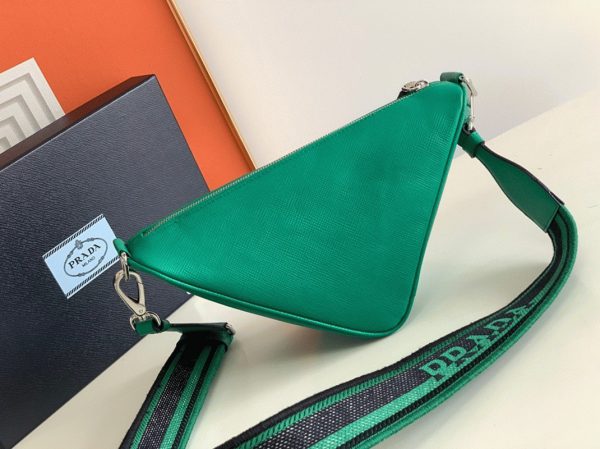 Faux sac bandoulière Prada Triangle en vert S – Image 6