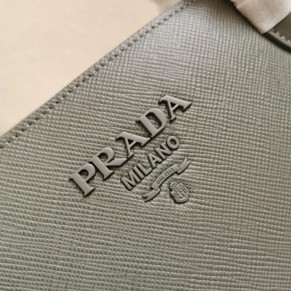 Réplique sac Prada Monochrome moyen modèle en gris – Image 7