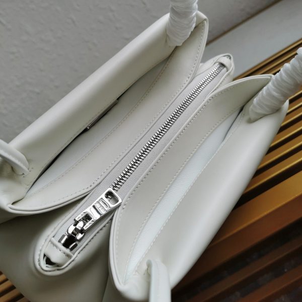 Contrefaçon sac bandoulière Prada Supernova petit modèle en blanc – Image 7