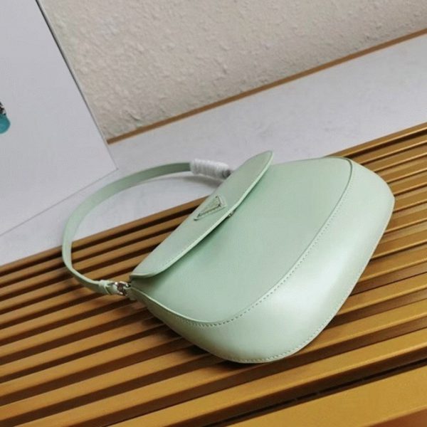 Faux sac Prada Cleo avec rabat en aqua – Image 2