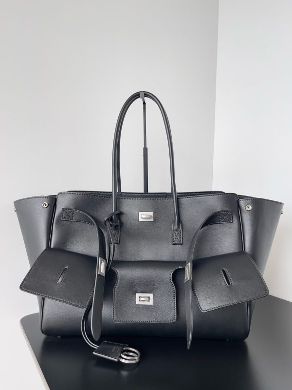 Sac Balenciaga Bel Air Carry All taille moyenne en cuir de veau noir – Image 8