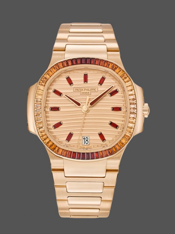 Patek Philippe Nautilus Femme Or Rose Lunette Sertie de Pierres 7118 1300R 001
