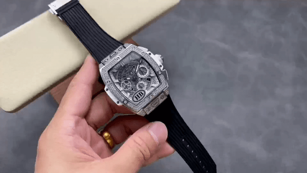 Hublot Spirit of Big Bang Titane Pavé 42 mm 642.NX.0170.RX.1704 – Image 2
