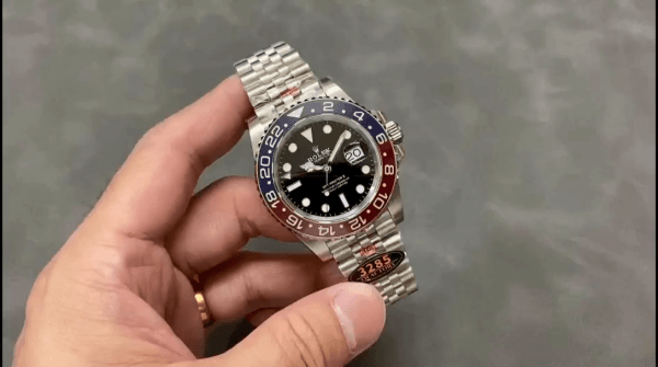 Rolex GMT-Master II 126710BLRO Acier Inox Cadran Noir 40MM Montre Réplique Homme – Image 2
