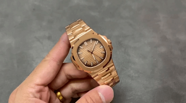Patek Philippe Nautilus 5711 1R 001 Montre Réplique 40MM – Image 2