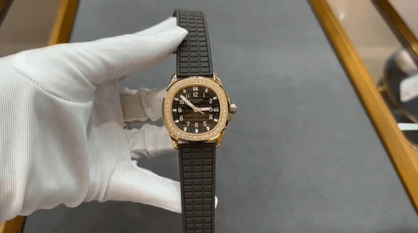 Réplique Patek Philippe Aquanaut 5068R 001 Montre à vendre – Image 2