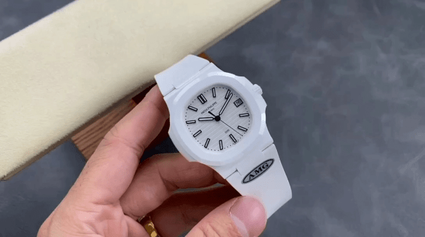 Patek Philippe Nautilus Cadran Blanc 5711 Montre 40MM Réplique – Image 2