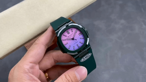 Patek Philippe Nautilus Bracelet Vert Cadran Violet 5711 Montre 40MM – Image 2