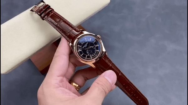 Réplique Patek Philippe Complications Or Rose 5205R 011 Montre Homme 40mm – Image 2