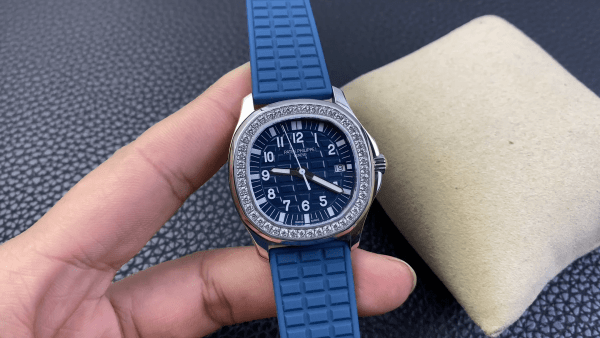 Réplique Patek Philippe Aquanaut Bleu 5067A 022 Montre À Vendre – Image 2