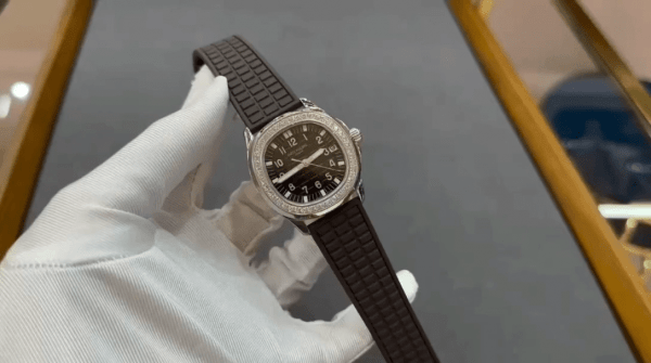 Réplique Patek Philippe Aquanaut Bleue 5067A 023 Montre À Vendre – Image 2