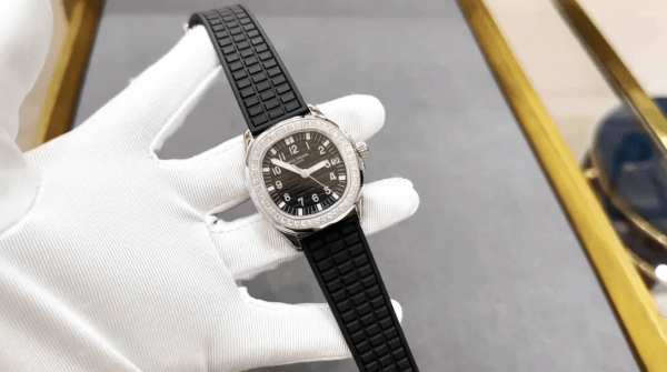 Réplique Patek Philippe Aquanaut 5067A 001 Montre À Vendre – Image 2