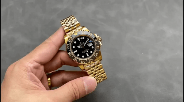 Rolex GMT Master II 40mm m126718grnr 0001 Bracelet Oyster Cadran Noir Montre Réplique Homme – Image 9