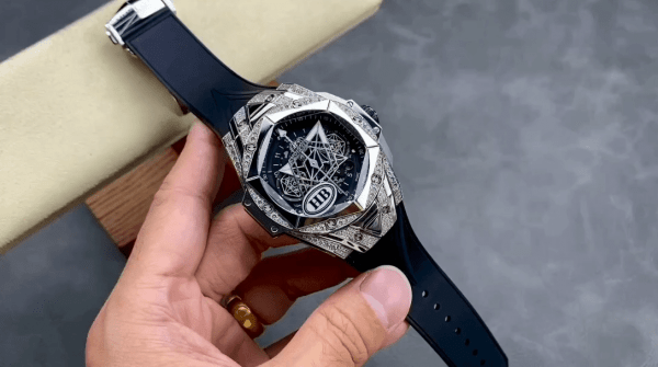 418.NX.1107.RX.1604.MXM20 Hublot Big Bang Sang Bleu II Titane Pavé – Image 10