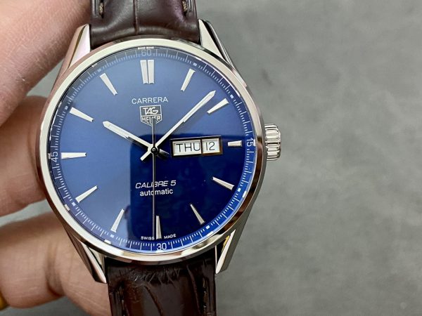 TAG Heuer Carrera Calibre 5 Date Jour Cadran Bleu WAR201E.FC6291 – Image 2