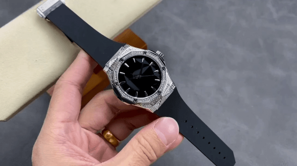 Hublot Classic Fusion 550.NS.1800.RX.1604.ORL19 40mm – Image 10