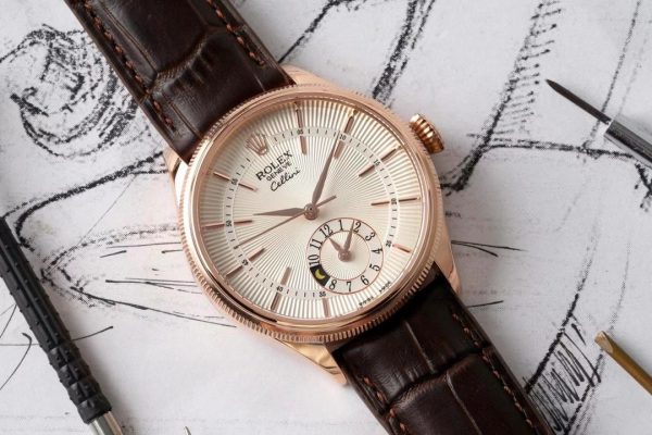 Rolex Cellini Dual Time 50525 Cadran Argent Bracelet Cuir Brun 39mm Montre Réplique Homme – Image 9