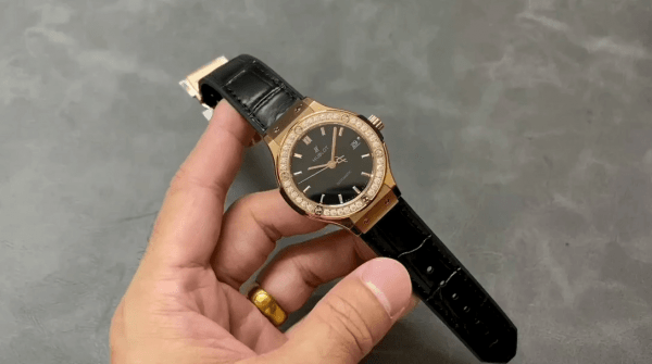 565.OX.1480.LR.1204 Hublot Classic Fusion Automatique 38mm – Image 7