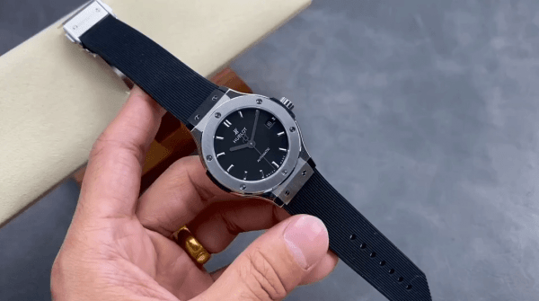 542.NX.1171.RX Hublot Classic Fusion Automatique Caoutchouc – Image 8