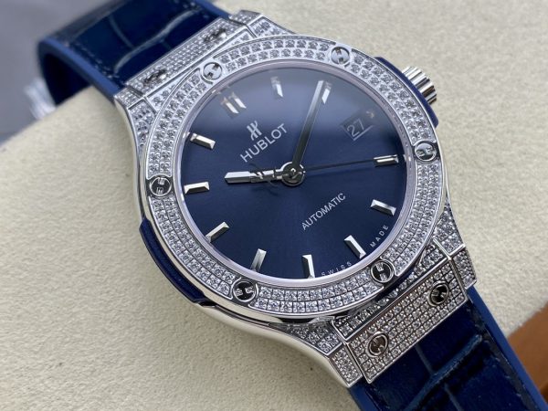 511.NX.7170.LR Hublot Classic Fusion Diamant Automatique – Image 9