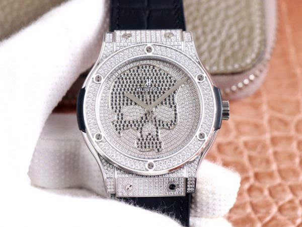 Hublot Classic Fusion Skull Titane Full Pavé 511.NX.9000.LR.1704.SKULL 45mm – Image 2