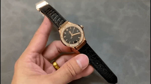 Hublot Classic Fusion 581.OX.1480.RX.1704 33mm Montre Réplique Femme – Image 2