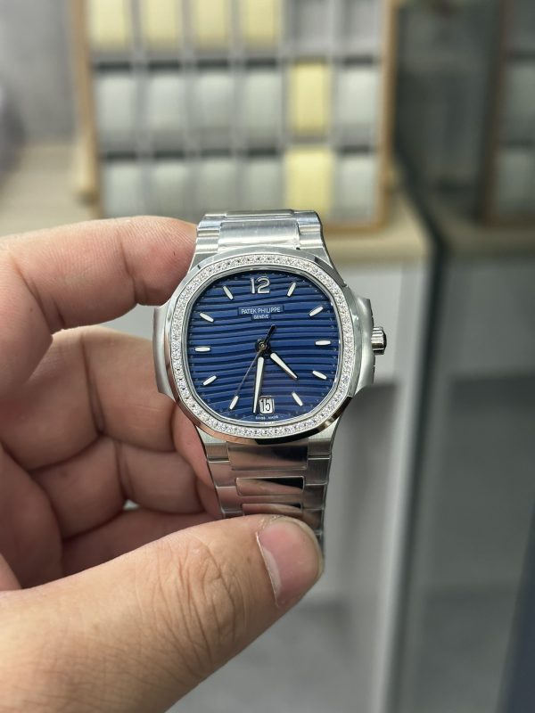 Patek Philippe Nautilus Femme Acier Inoxydable Cadran Bleu 7118 1200A 001 35mm – Image 2