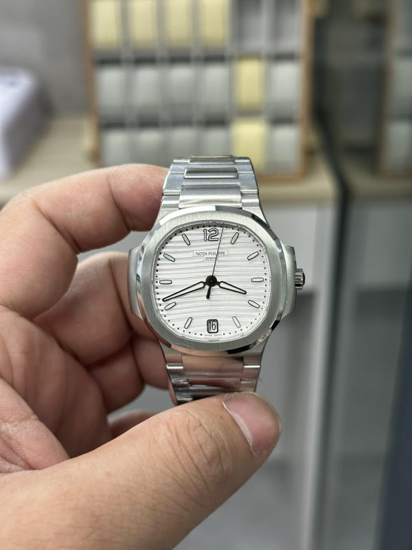 Patek Philippe Nautilus Femme Acier Inoxydable 7118 1A 010 – Image 2