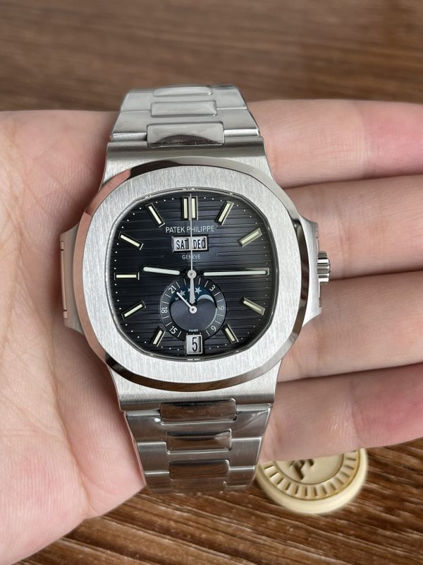 Patek Philippe Nautilus Calendrier Annuel 5726 1A 001 – Image 2