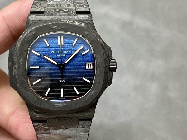 Patek Philippe Nautilus Boîtier en fibre de carbone Cadran bleu 5711 Montre 40MM – Image 2