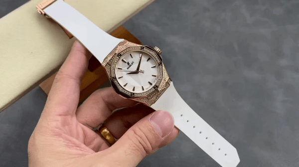 Hublot Classic Fusion 550.OS.2200.RW.1604.ORL20 40mm – Image 2