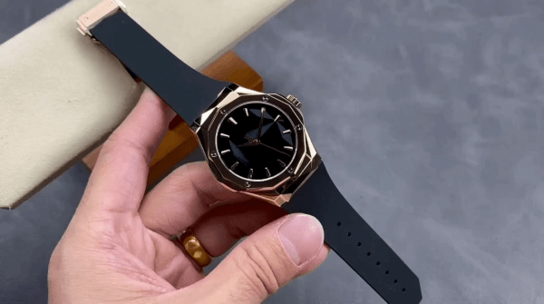 Hublot Classic Fusion 550.OS.1800.RX.ORL19 40 mm – Image 2