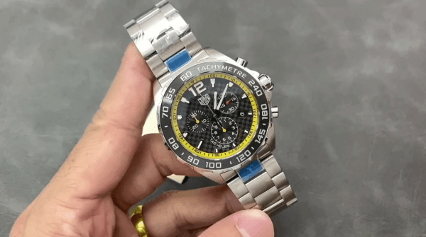 Tag Heuer Formula 1 Chronographe Quartz Cadran Noir CAZ101AC.BA0842 – Image 2