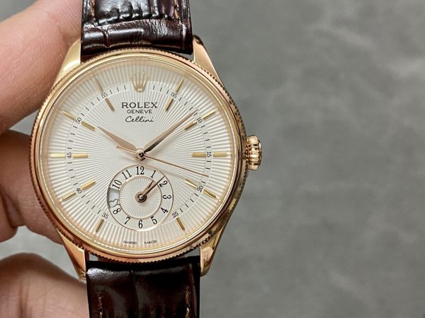Rolex Cellini Dual Time 50525 Cadran Argent Bracelet Cuir Noir 39mm Montre Réplique Homme – Image 6