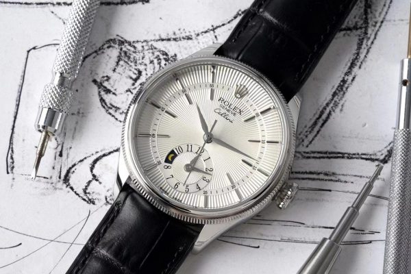 Rolex Cellini Dual Time 50529 Cadran Soleil Argent Bracelet Cuir Brun 39mm Montre Réplique Homme – Image 7