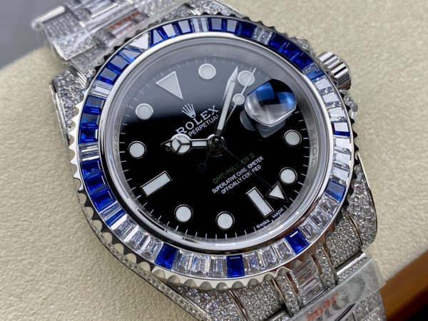 Rolex GMT Master AMG 126710BLRO 40mm Double Fuseau Horaire Cadran Noir Montre à Diamants – Image 9