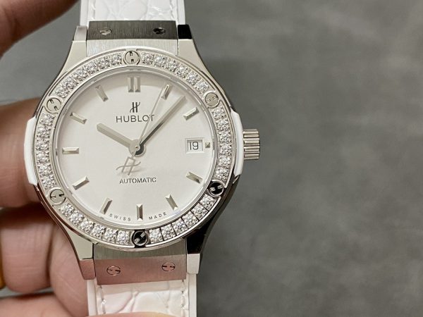 Hublot Classic Fusion Automatique 542.NE.2010.LR.1204 – Image 8