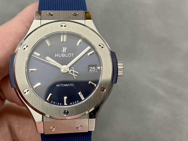 Hublot Classic Fusion 565.NX.1171.RX Femme 38 MM – Image 3