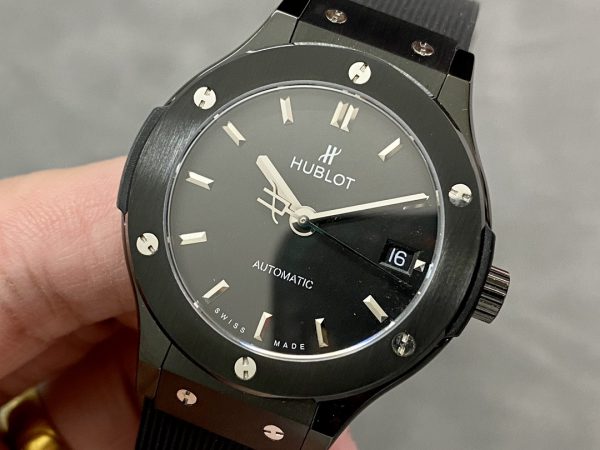 Hublot Classic Fusion 565.CM.1470.RX Femme 38 MM – Image 3